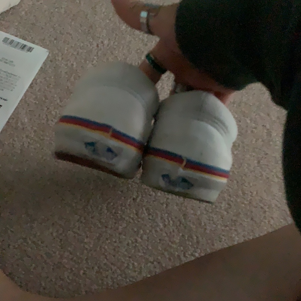 Vans - Picture 2 of 2